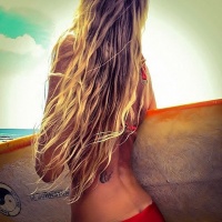На гребена на вълната: коса като на сърфистка